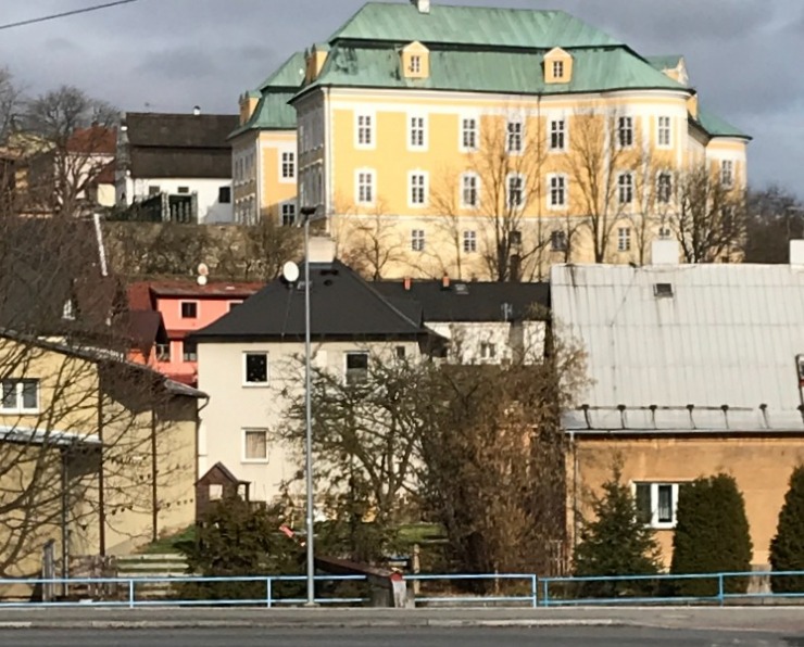019_-_ZAMEK_BILOVEC_