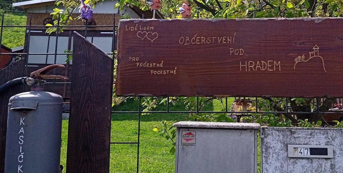 4 Bernartice bufet 3