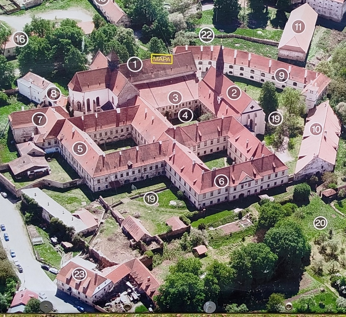 2 Lomnice zámek 05